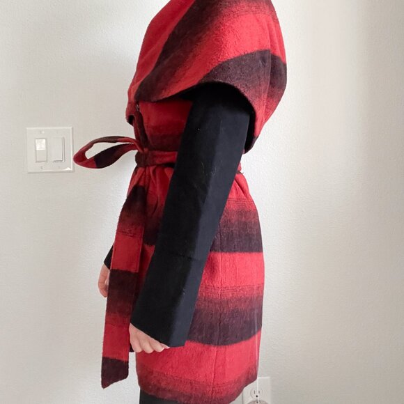 Bar III Red & Black Plaid Shawl Jacket – Size Small - Picture 2 of 9